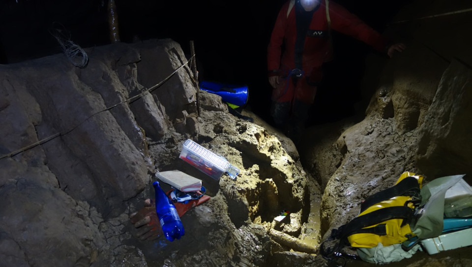 Fieldwork Hottoncave2